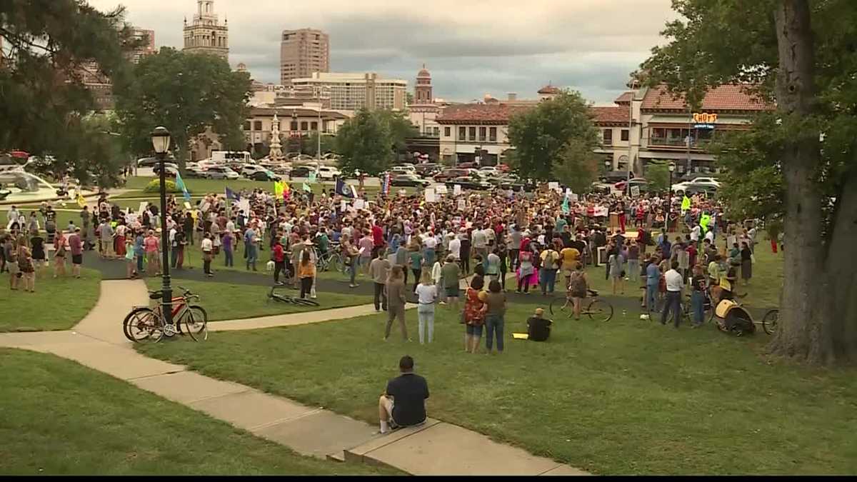 Hundreds attend 'climate strike' event in Kansas City Friday evening