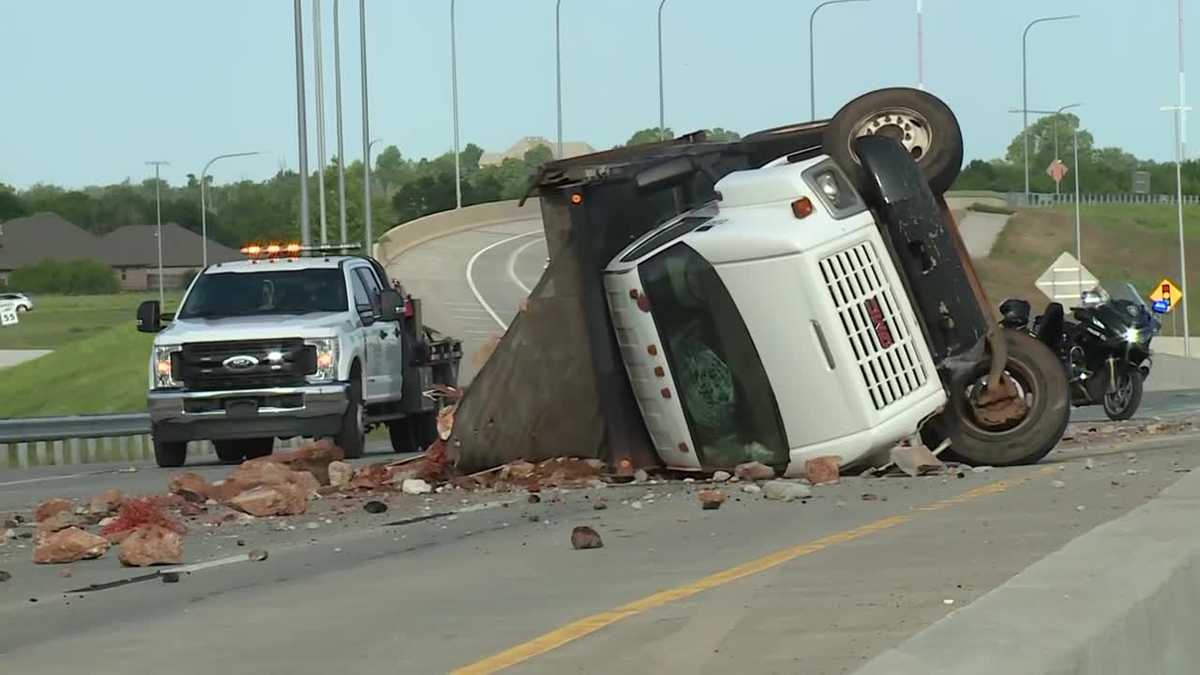 OKC rollover crash blocking eastbound lanes of Highway 152