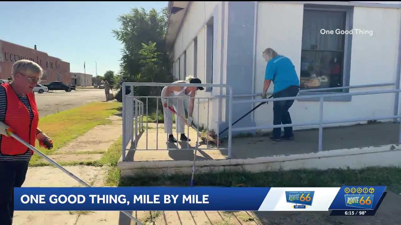 koat.com - Vincent Rodriguez - Couple celebrates Route 66 centennial with acts of kindness every 100 miles