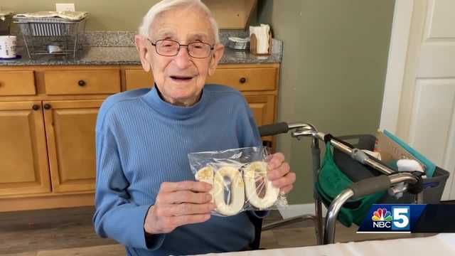 World War II veteran celebrates his 100th birthday, sharing his secret to a long life - Vimarsana News
