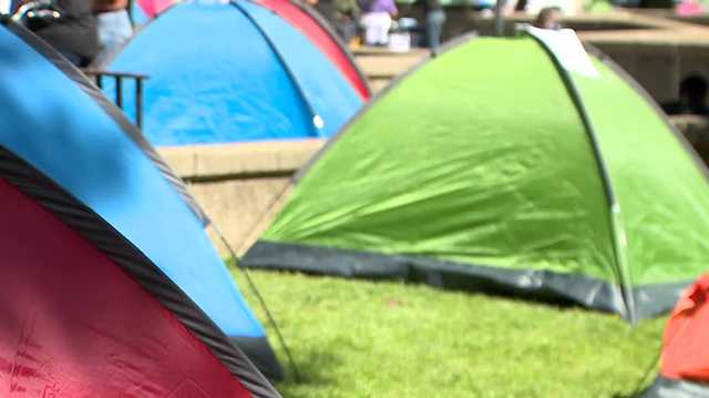 Louisville man tearfully describes being homeless amid Supreme Court debate - Vimarsana News