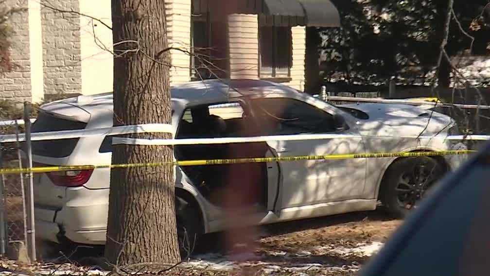 Kansas City crime: Man found dead in vehicle after shooting - KMBC