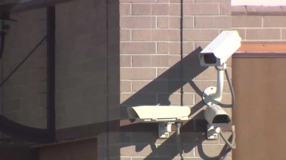 What resources, security is in place at Arden Fair Mall?