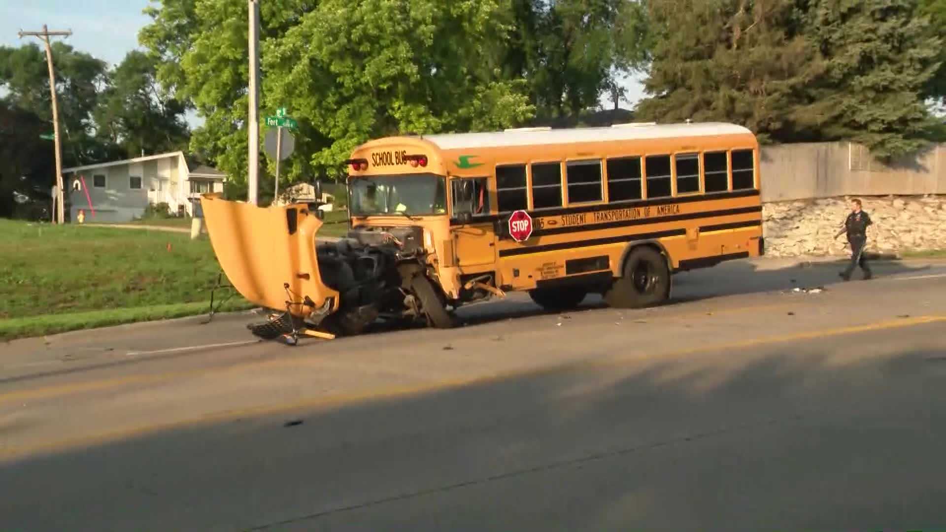 School bus, car involved in North Omaha crash - Vimarsana News