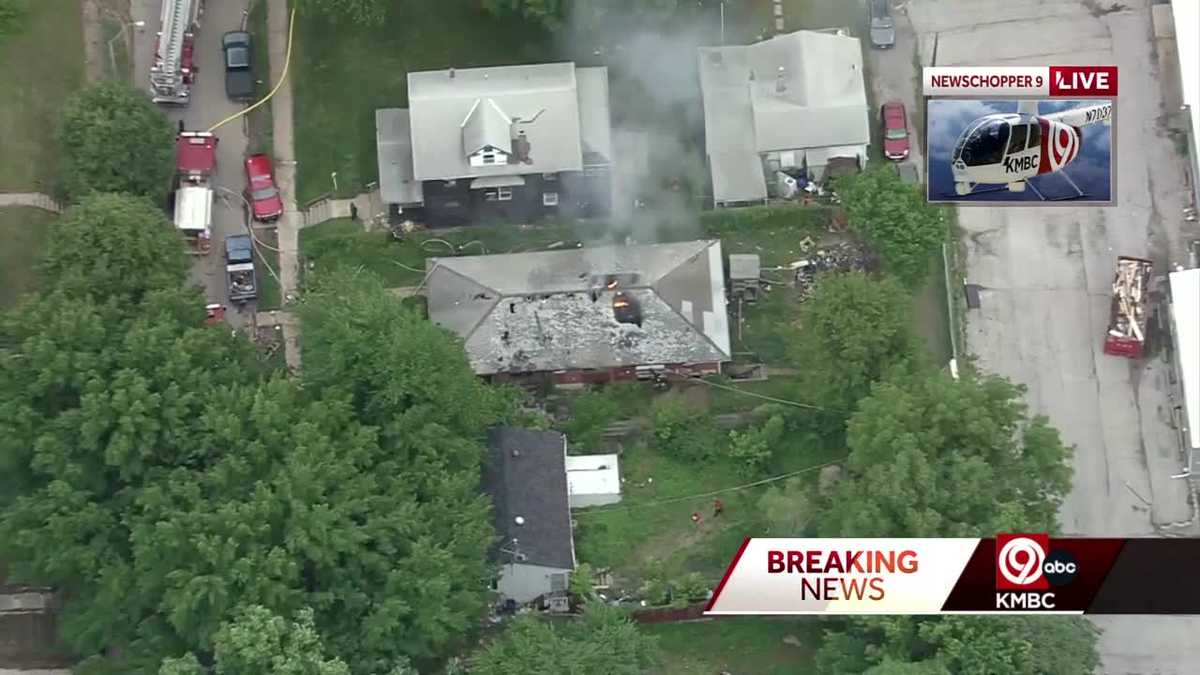 Kansas City crews battle house fire on Roberts Street
