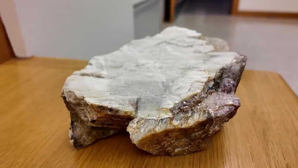 USGS report finds hundreds of thousands of metric tons of lithium oxide in Maine, New Hampshire