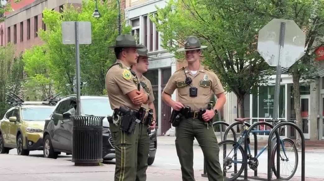 Scott pushes public safety in Burlington ahead of meeting with U.S., Canadian officials