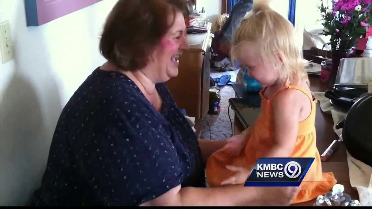 Daughters search for their mother's killer