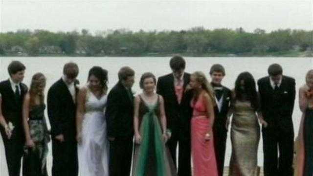 Pier collapses during prom pictures