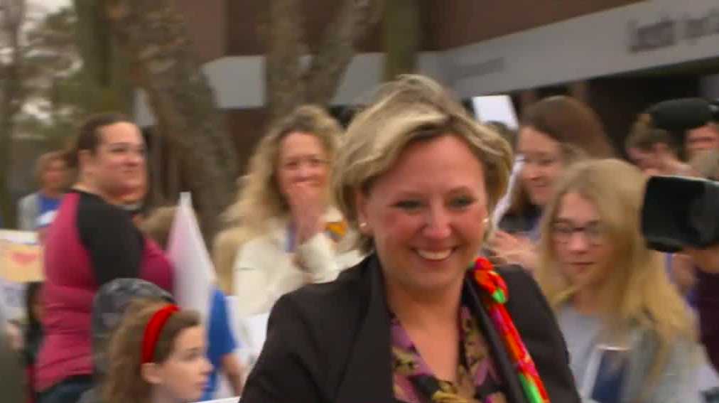 Urbandale community demands answers over principal’s employment