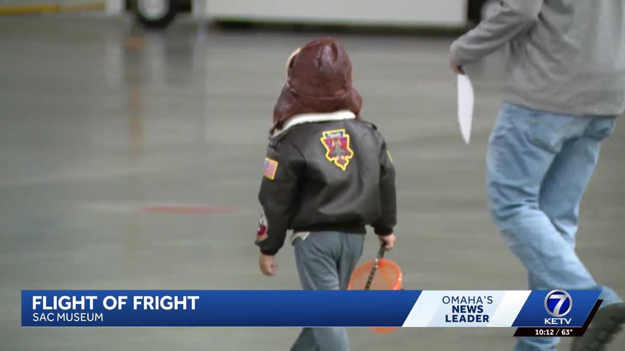 Historic aircraft deliver Halloween candy at Ashland museum event