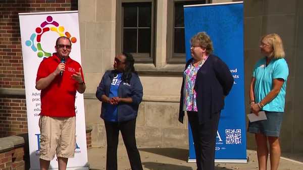 iowa educators donate $25,000 to support school pantry programs