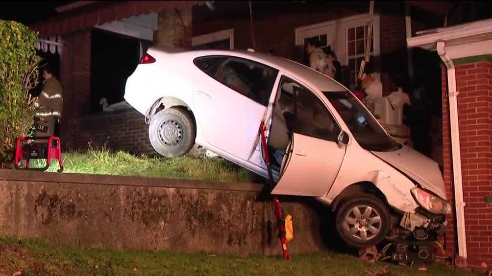 Duquesne car crashes into house on Rossner Ave.