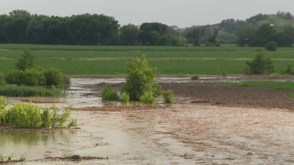 Iowa couple watches as Little Sioux flood damages property