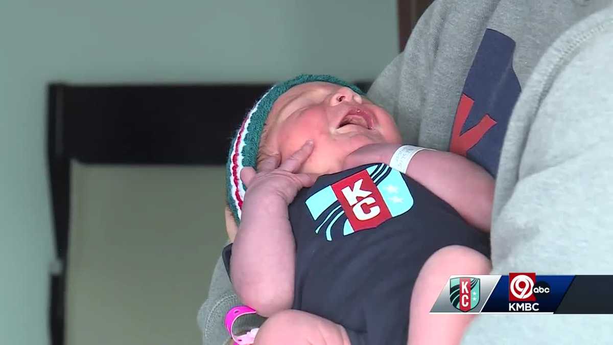 Kansas City hospital babies dressed as Chiefs players ahead of