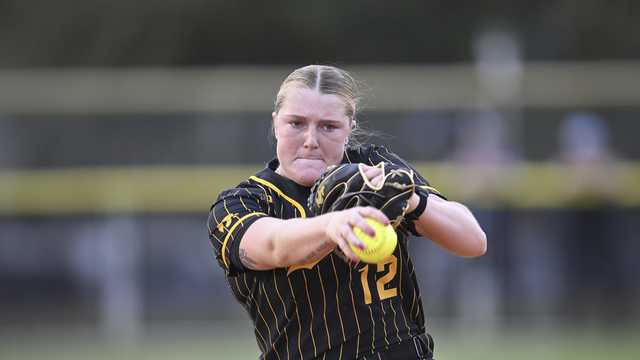 Hawkeye pitcher Jalen Adams signs with Arizona softball