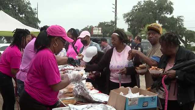 Georgia trooper hosts shrimp giveaway for breast cancer survivors - Vimarsana News