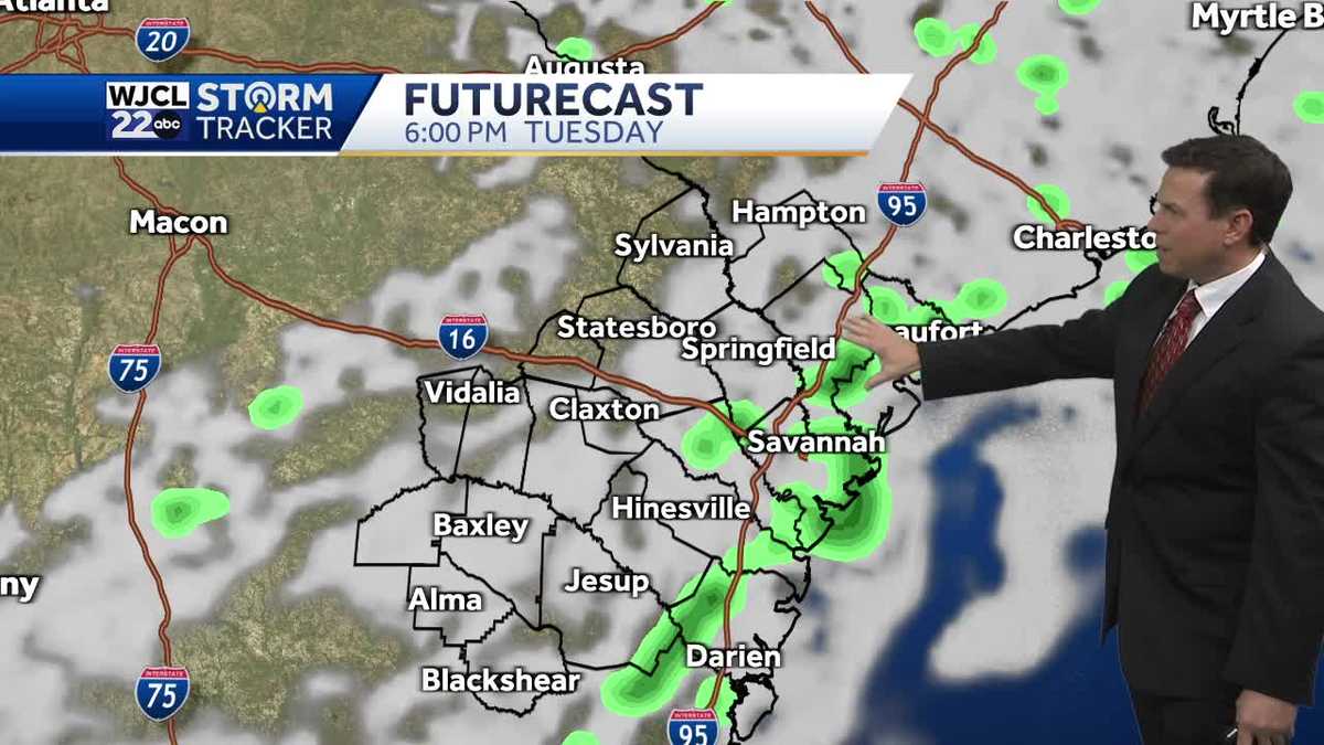 Mild weather continues and tracking showers for Thanksgiving Day
