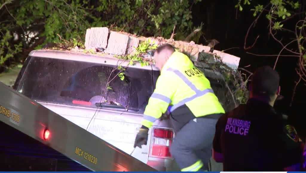 Allegheny County: 3 rushed to hospital after crash into woods