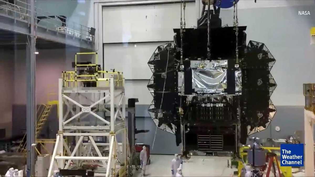 Gold Finishing Unveiled on James Webb Space Telescope Gold Finishing Unveiled on James Webb Space Telescope