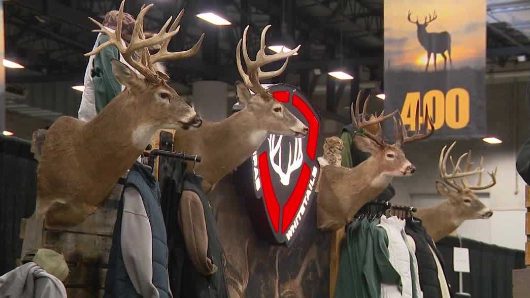 Iowa Deer Classic brings hunters together in Des Moines