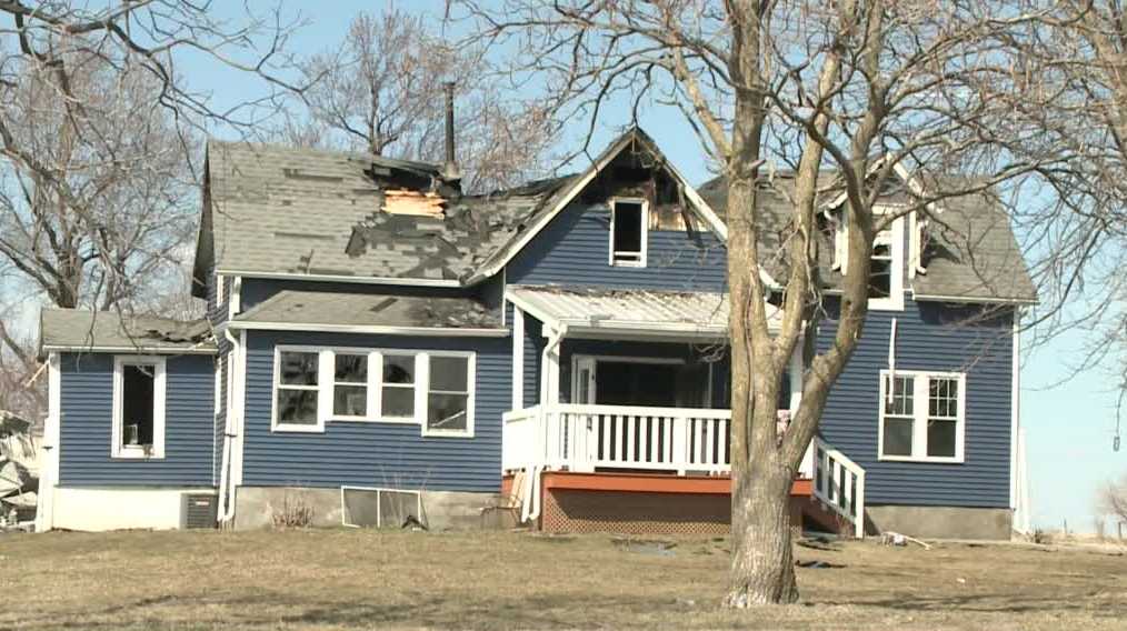 Family displaced after house fire Warren County