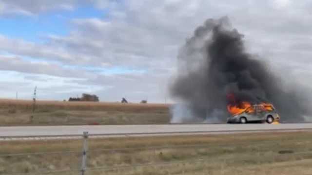 Traffic moving again on I-35 after a vehicle caught fire Sunday - Vimarsana News