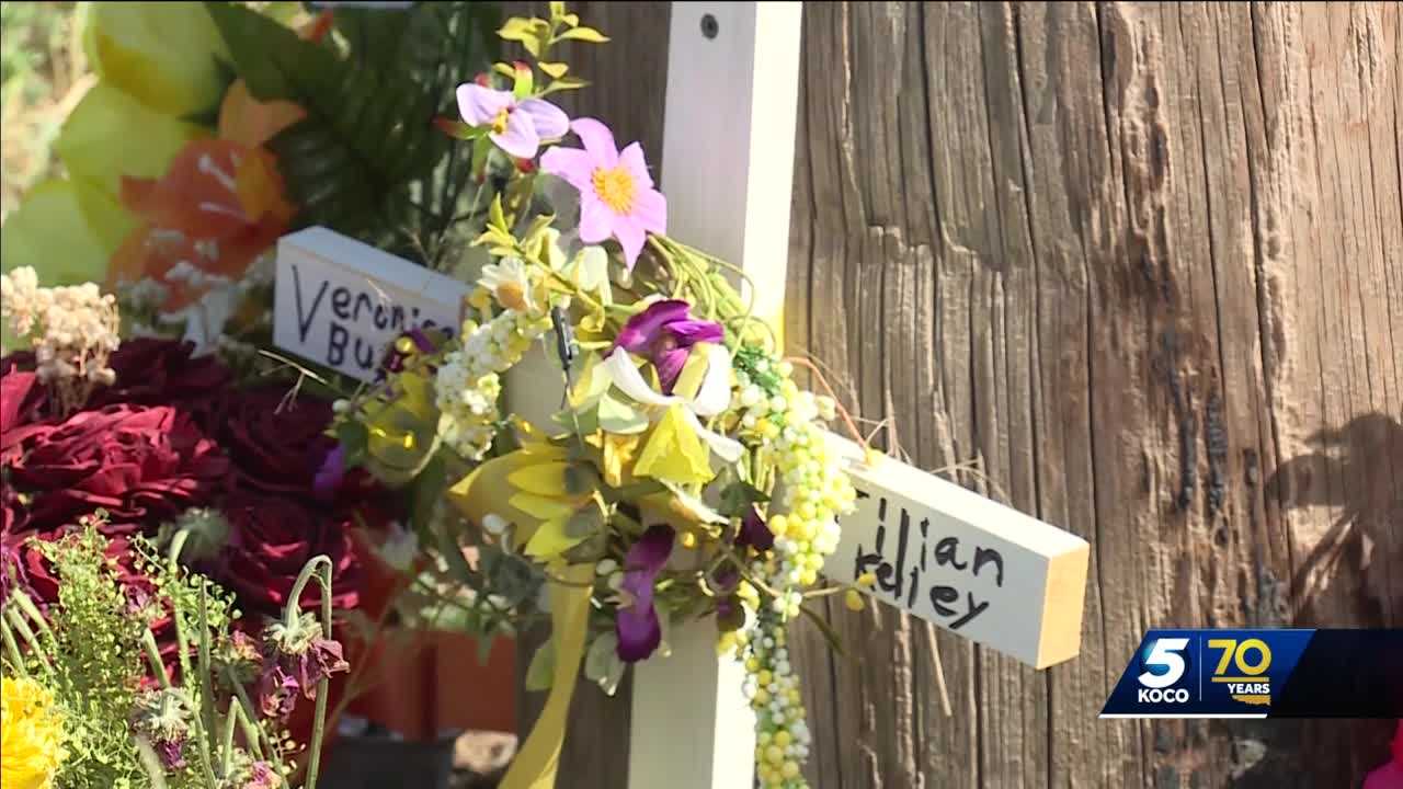 Community rallies to pray, raise money for 2 Kansas moms killed - Vimarsana News