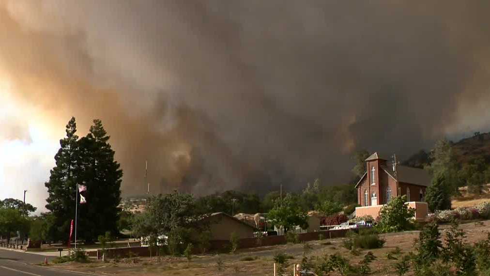 Residents in path of Aero Fire wait it out while under evacuation order
