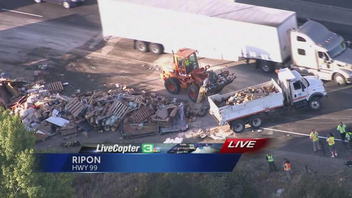 Big rig overturns on Hwy. 99 in Ripon, snarls traffic