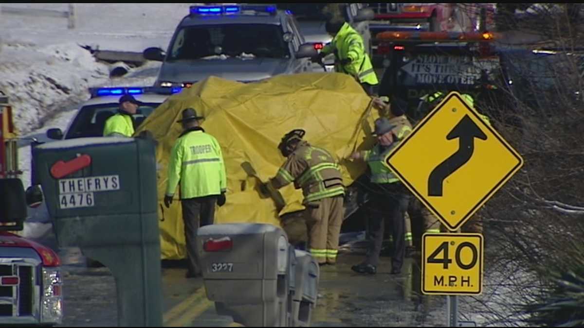 2 dead after Monday morning crash near Williamsburg