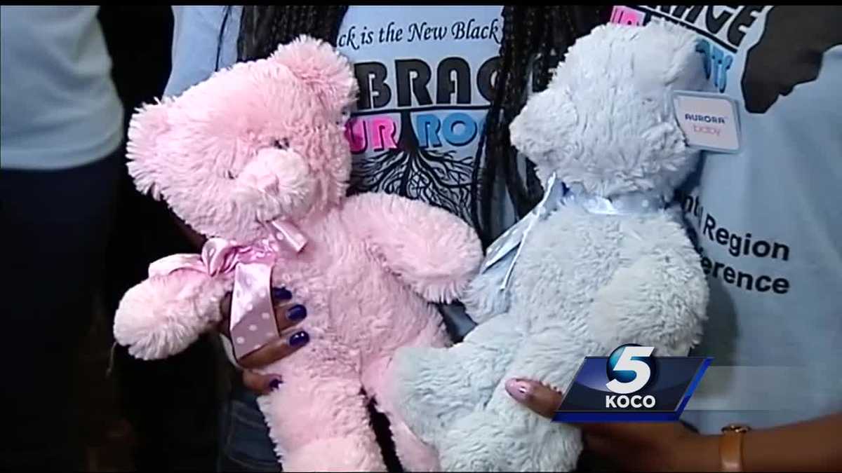 Police hand out teddy bears to tell children everything is OK