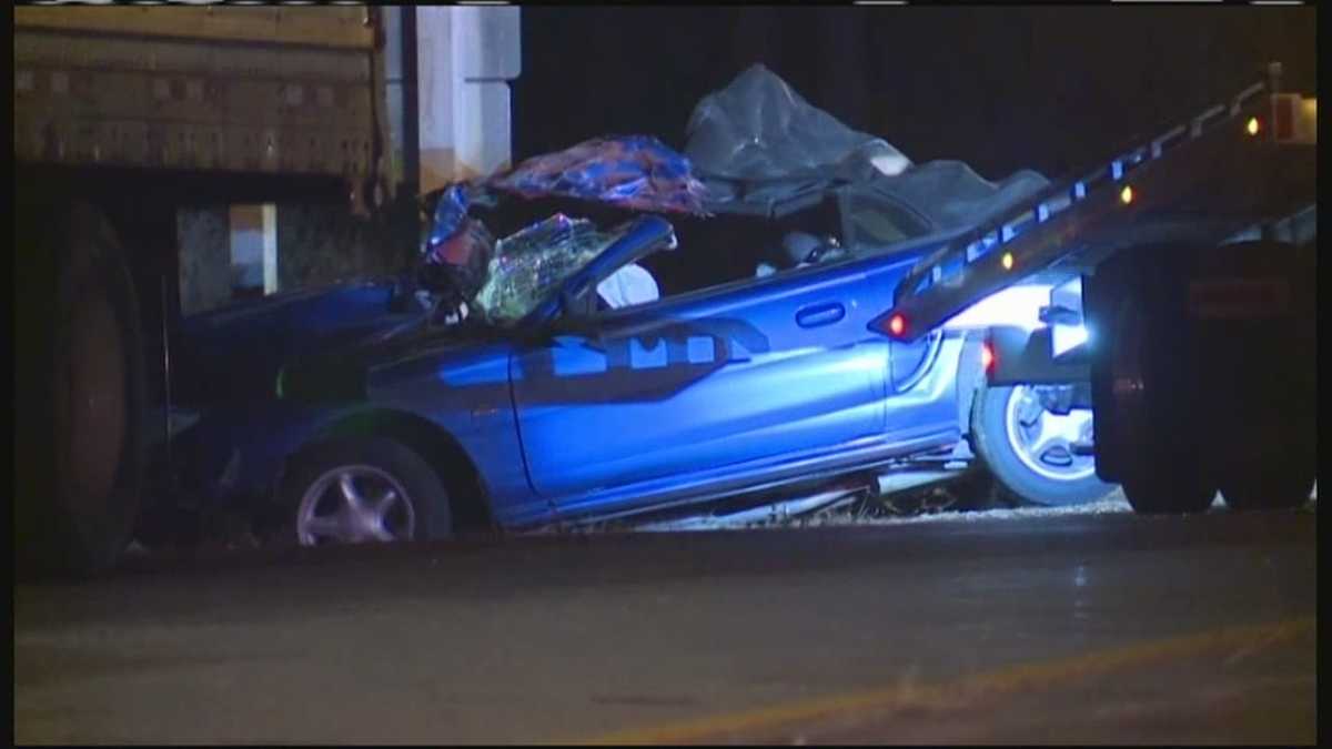 Tractortrailer crushes car on Gray Bypass