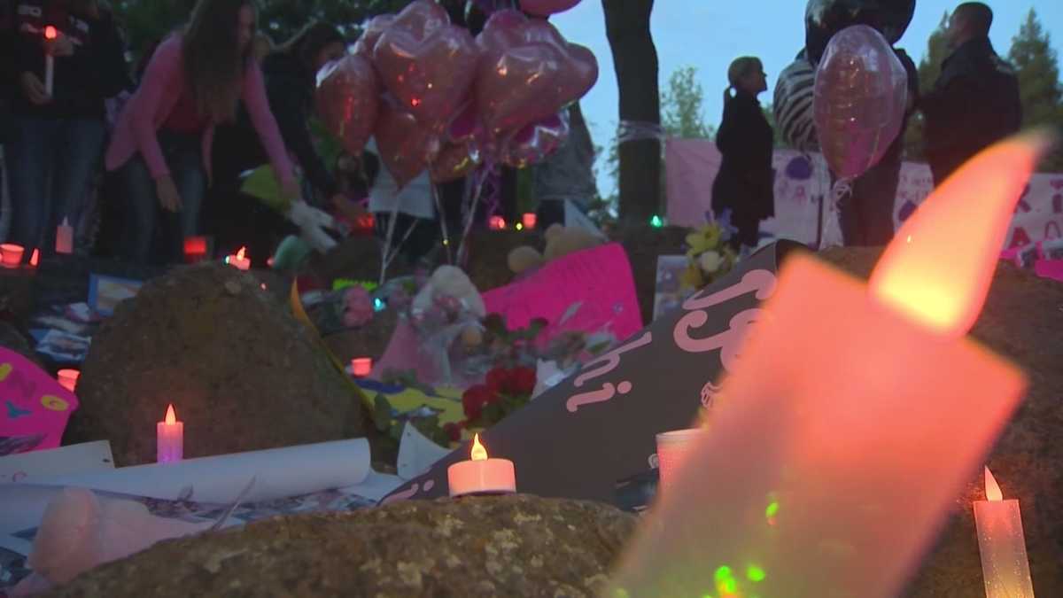 Hundreds gather at vigil for teen killed in Antelope crash