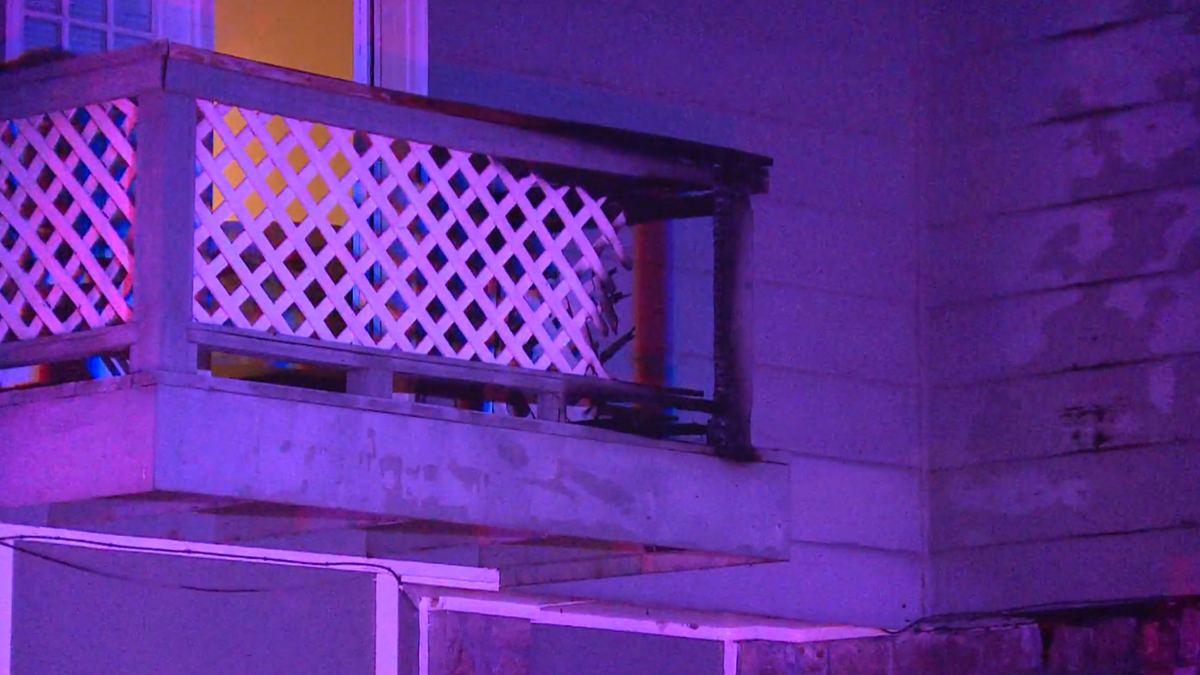Oklahoma City metro crews put out flames at apartment complex
