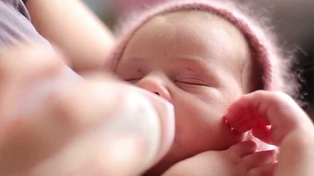 Florida woman shares breast milk with antibodies - Vimarsana News