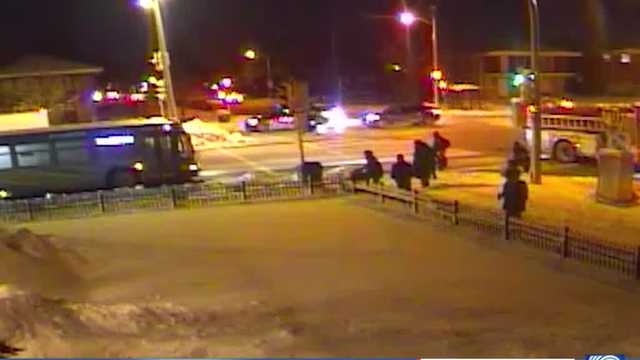 Milwaukee Fire Department reviewing 911 calls after woman found dead at bus stop - Vimarsana News