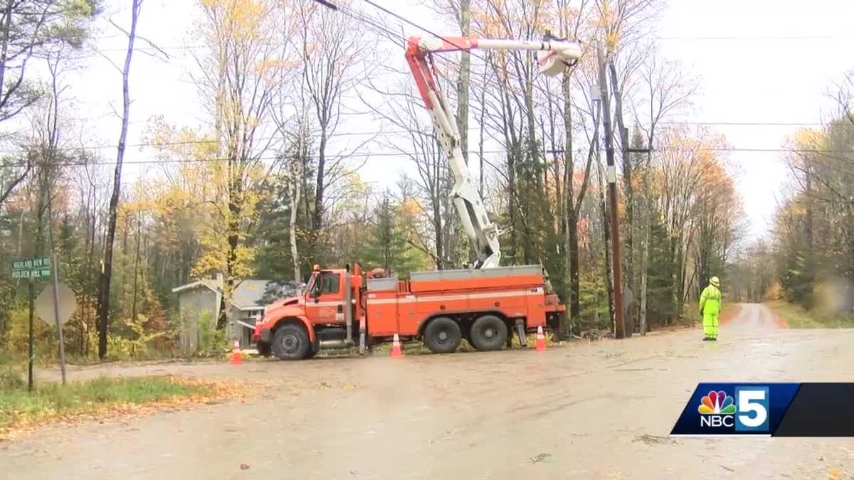 Green Mountain Power crews work to get lights back on