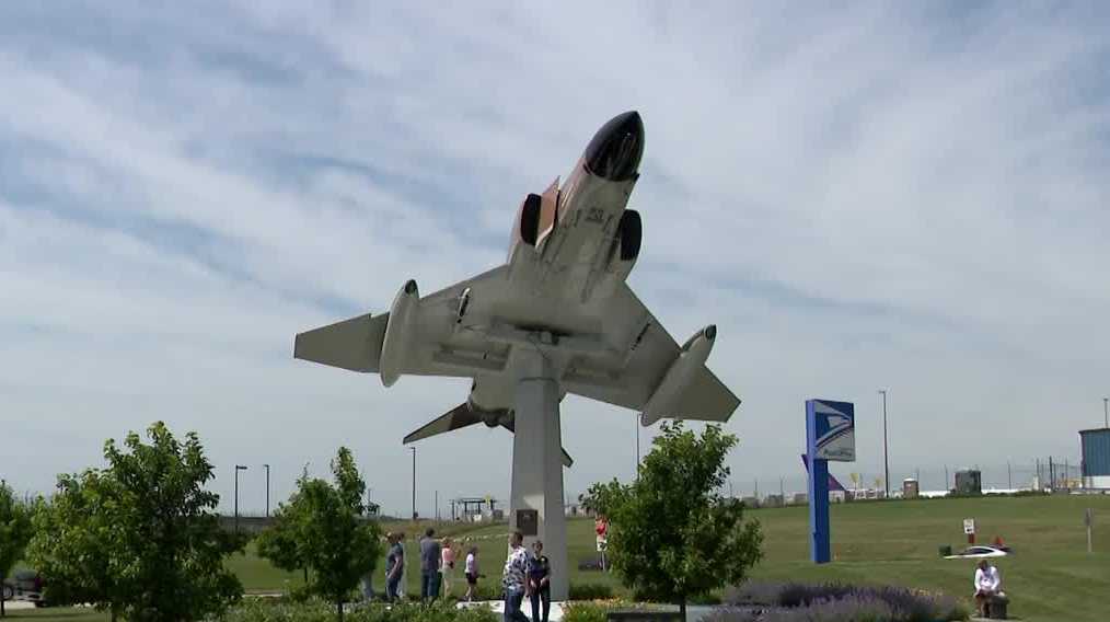 Milwaukee war hero memorial restored at Mitchell International Airport