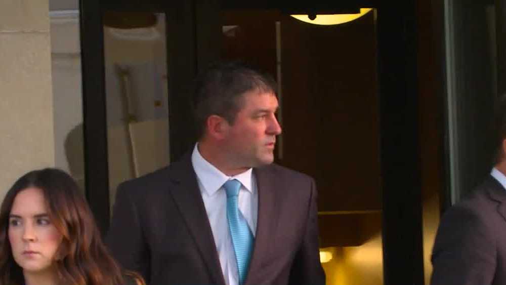 Iowa police chief on trial for alleged illegal machine gun sales