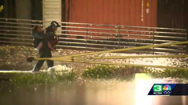 Sacramento crews rescue people trapped by fast-rising water - Vimarsana News