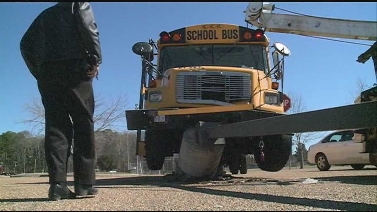 School bus on field trip hits pole