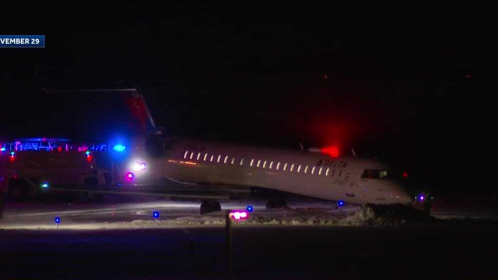 Frustrated passengers faced delays and cancellations after plane slid off Des Moines Airport runway
