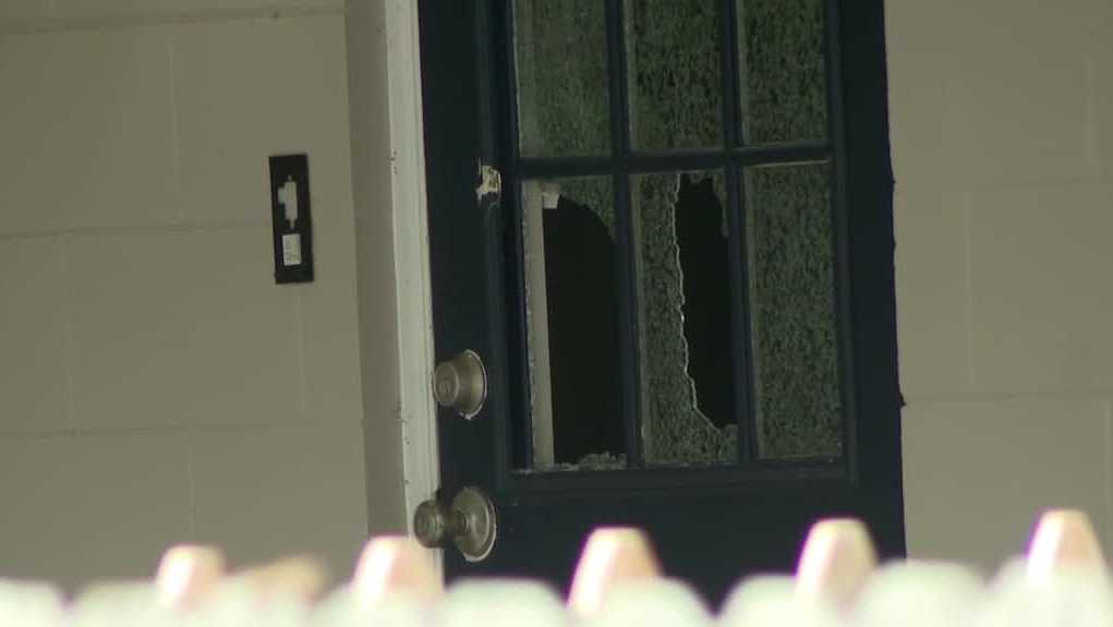Police investigate deadly shooting in Leesburg after woman allegedly tried to enter man's home
