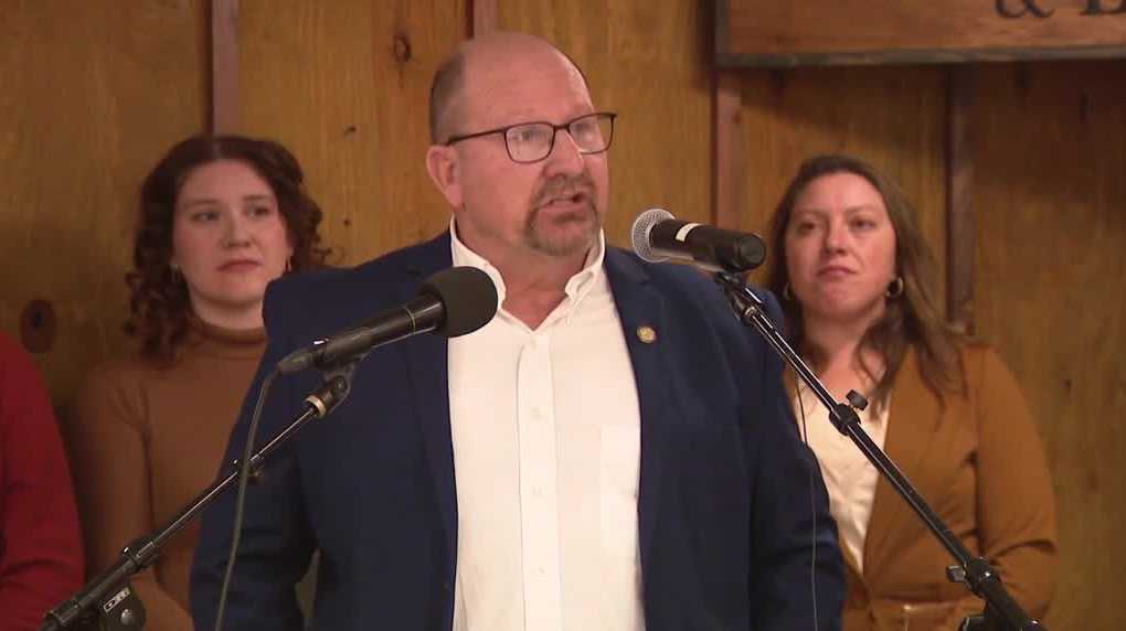 Ahead of expulsion vote, Nebraska senator accused of inappropriately touching staffer makes case to stay