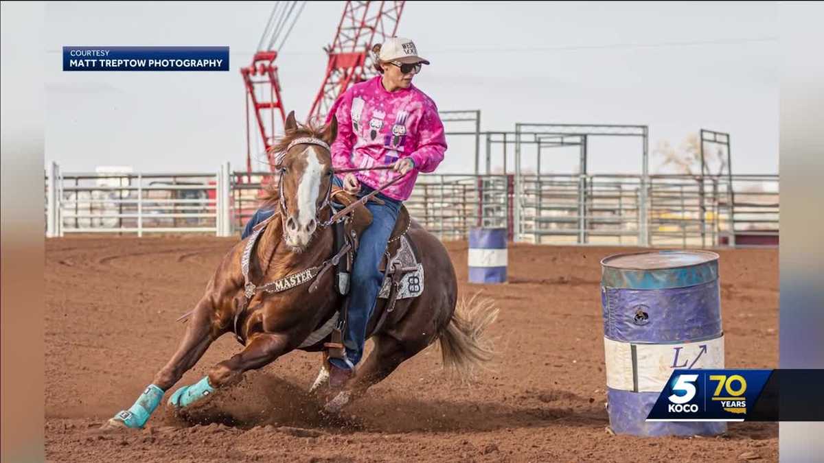 Oklahoma barrel racing collects gifts for families this Christmas