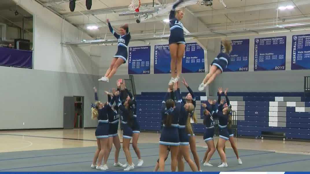 Iowa cheer squad gets creative when winter weather made traveling to nationals impossible