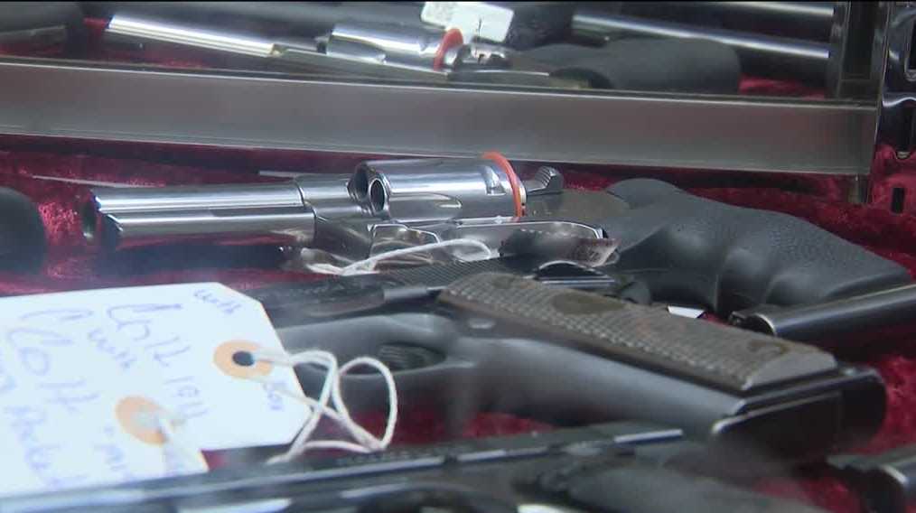 ペンシルベニア州地方検事、医療用大麻使用者の銃購入・所持許可を求めて提訴