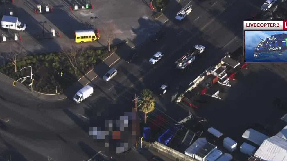 Bicyclist dies after being hit by semi-truck in Sacramento County