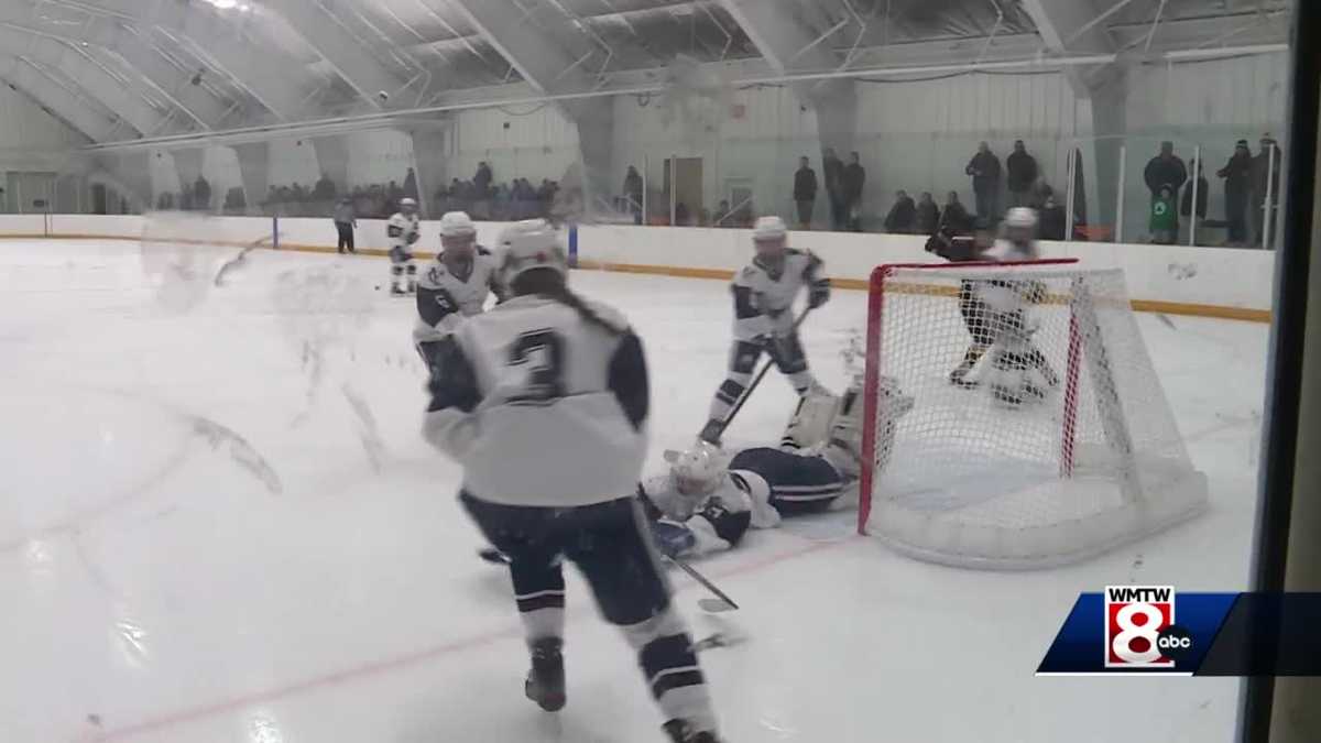 Yarmouth Freeport hockey team stays unbeaten